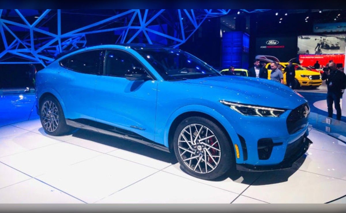 Ford llama a revisión al Mustang Mach-E por un fallo que puede alterar la batería.