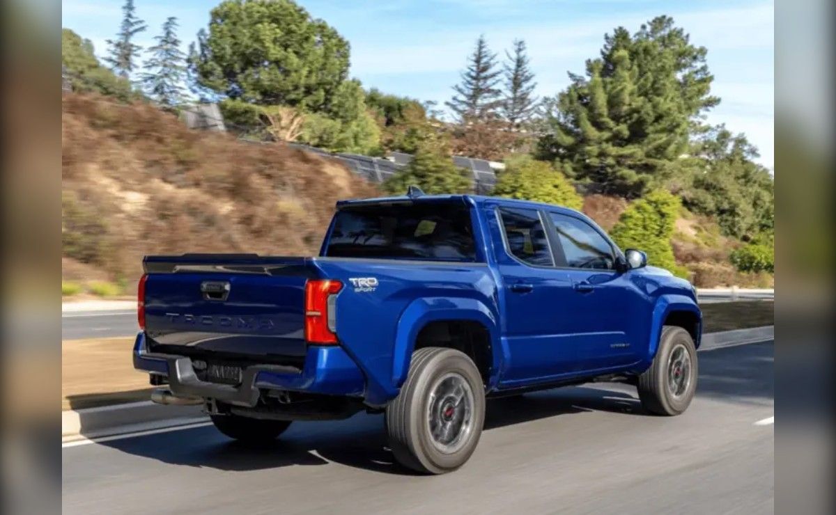 Toyota Tacoma 2026: la pick-up mexicana con 326 CV y versión híbrida que desafía a Ford y Nissan.