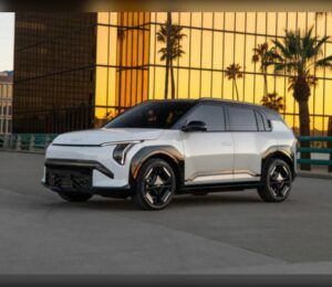 El Kia EV3 se queda a solo 115 dólares de un Toyota Corolla Hybrid en California.