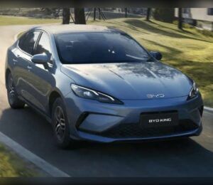 BYD King vs. Toyota Prius: el híbrido chino que pone contra las cuerdas al referente japonés.