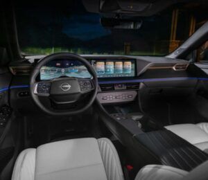 Nissan planta cara a la moda de las pantallas: no quiere convertir sus coches en un móvil gigante.
