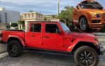 8 coches que escondían gadgets increíbles de fábrica: desde un aspirador hasta un tocadiscos