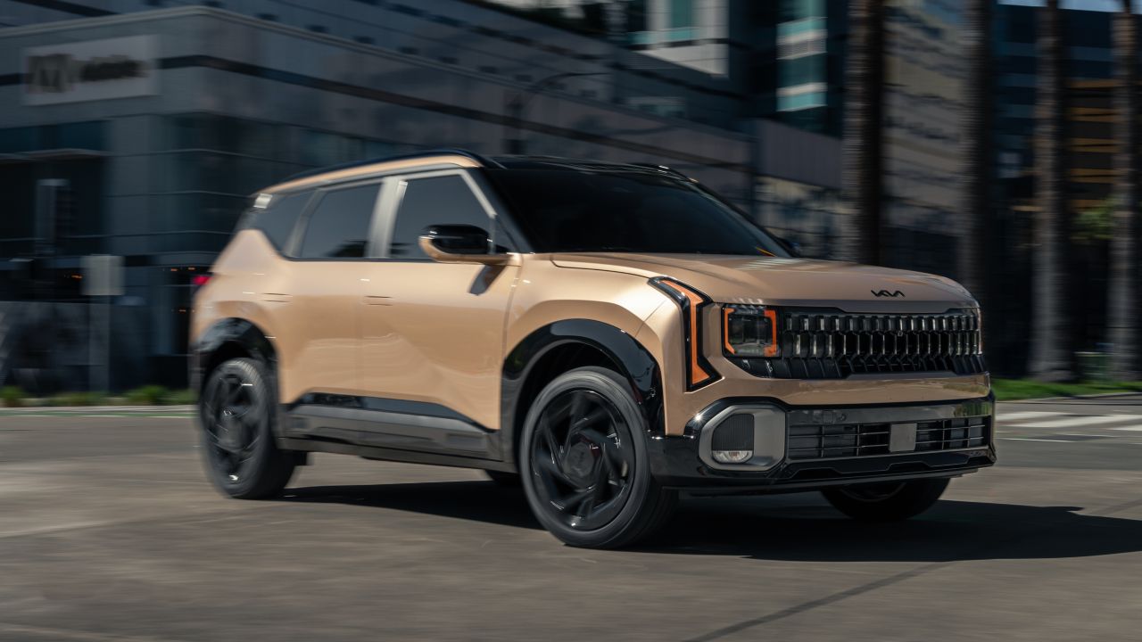 Kia Seltos Híbrida o EV3: costo por kilómetro y cuál comprar 