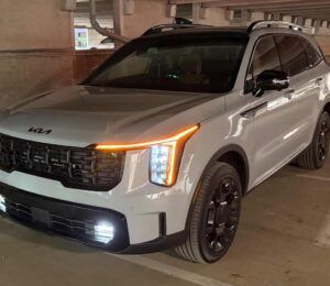 Frontal 3/4 de una Sorento Prestige 2026