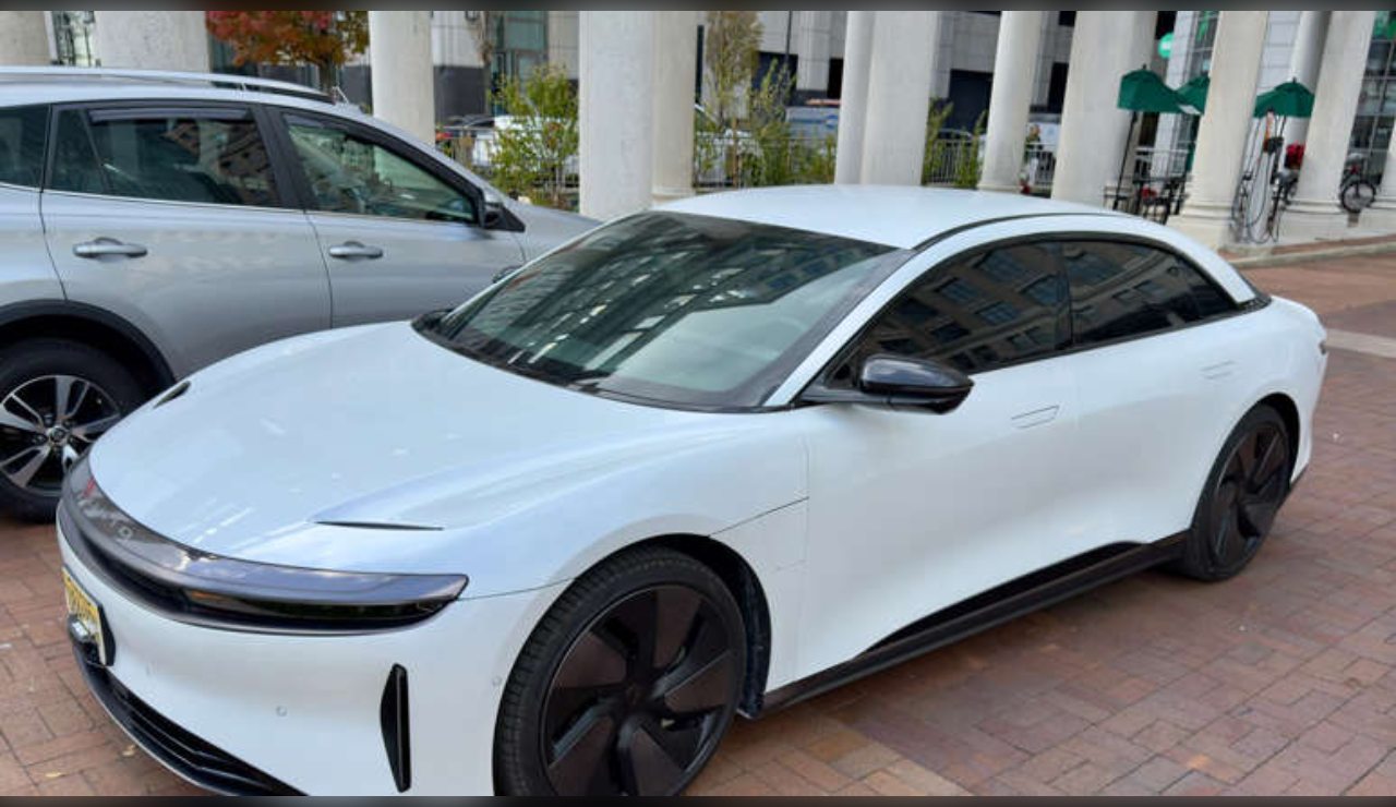 El Lucid Air lidera la lista de los eléctricos más eficientes: recorre más kilómetros con cada unidad de energía.