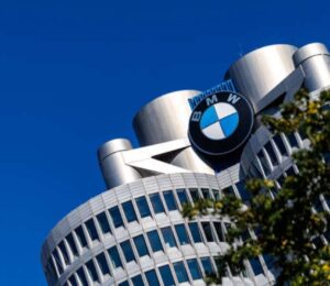 BMW iX4: el nuevo SUV eléctrico promete 689 km de autonomía y 463 CV.